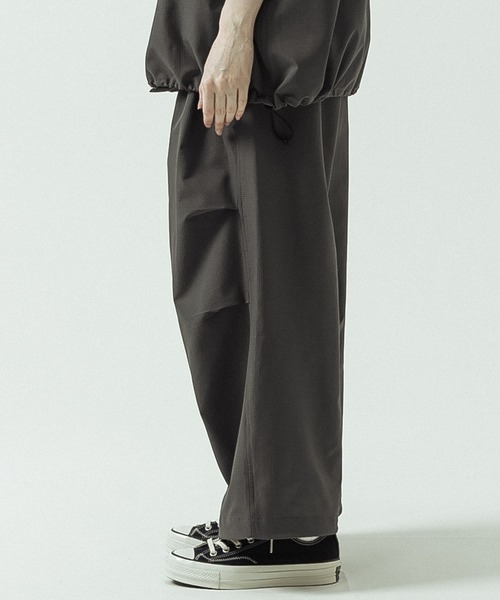 SLICK(スリック)の「【ZOZO限定】SLICK/スリック/Cool Dots Knee Tuck Over Pants / クールドッツニータックオーバーパンツ(その他パンツ・メンズ・ベージュ/ブラック/チャコールグレー・1/2/3)」の22枚目の写真