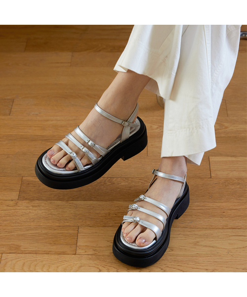 CESTI（セスティ）の「グリッツアップルナサンダル（2COLOR）（サンダル・レディース・ブラック/シルバー・22.5cm/23cm/23.5cm/24cm/24.5cm/25cm）」の2枚目の写真