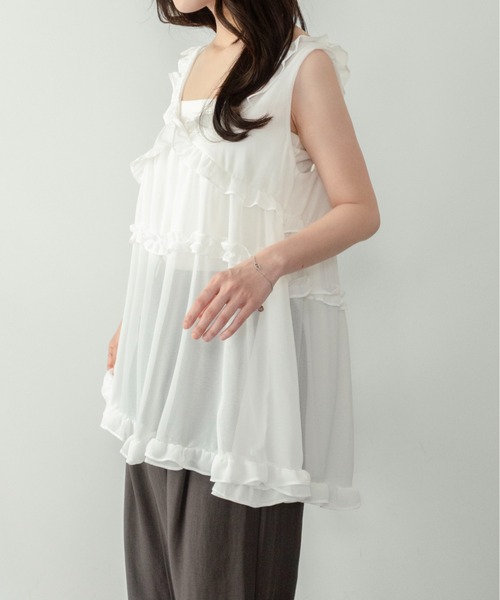 on:nue（オンニュ）の「【on:nue】[着用動画あり！] Vネックティアードフリルロングチュニック（シャツ/ブラウス・レディース・ブラック/ホワイト・FREE）」の3枚目の写真