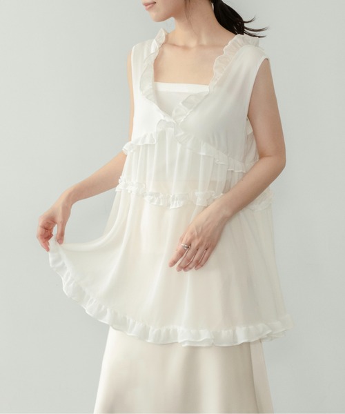 on:nue（オンニュ）の「【on:nue】[着用動画あり！] Vネックティアードフリルロングチュニック（シャツ/ブラウス・レディース・ブラック/ホワイト・FREE）」の17枚目の写真