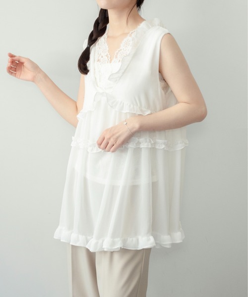 on:nue（オンニュ）の「【on:nue】[着用動画あり！] Vネックティアードフリルロングチュニック（シャツ/ブラウス・レディース・ブラック/ホワイト・FREE）」の10枚目の写真