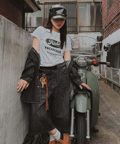 PHYPS MOTORCYCLE(フィップスモーターサイクル)の「Womens Vintage Ride Washed Crop Tee White(Tシャツ/カットソー・レディース・その他・SMALL/MEDIUM)」の9枚目の写真