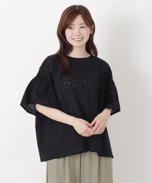 one'sterrace(ワンズテラス)の「総柄刺繍ブラウス(シャツ/ブラウス・レディース・グリーン系その他6/ホワイト系9/イエロー系8/レッド系9/ブラック系8・02)」の3枚目の写真