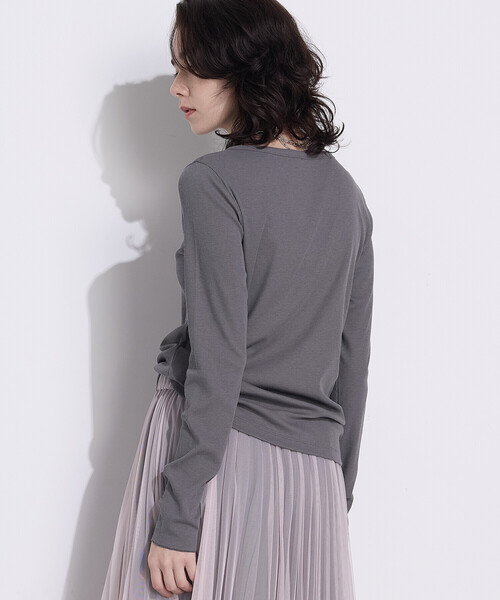 COMME CA Wardrobe(コムサワードローブ)の「〔 +サイズ 〕綿キュプラベアテレコ プルオーバー(Tシャツ/カットソー・レディース・ブラック/グレー・15号)」の3枚目の写真