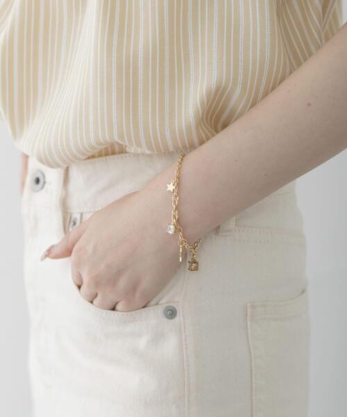 URBAN RESEARCH Sonny Label(アーバンリサーチサニーレーベル)の「カラービジュー×スターブレスレット(ブレスレット・レディース・シルバー/ゴールド・ONE)」の2枚目の写真