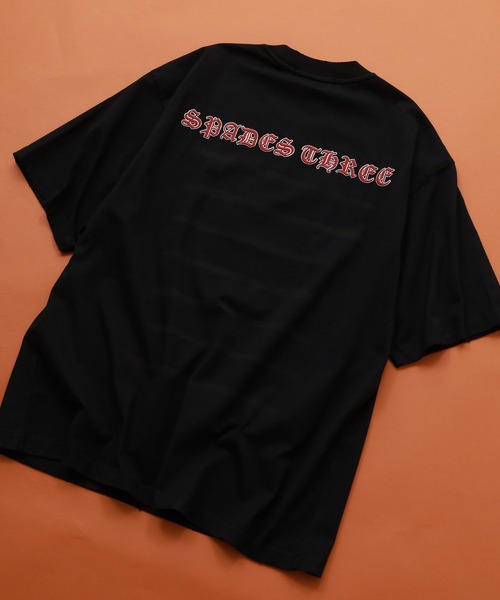 FUNALIVE(ファンアライブ)の「SPADE THREE バック厚盛り刺繍ロゴクラック加工SS/T 半袖(Tシャツ/カットソー・メンズ・ブラック・L)」の1枚目の写真