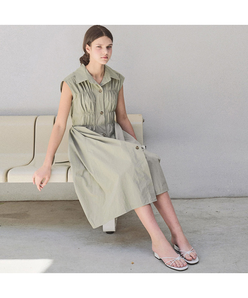SLOWLOLLI(スローローリ)の「Pintuck string sleeveless dress_2 Colors(ワンピース・レディース・カーキ/アイボリー・FREE)」の1枚目の写真