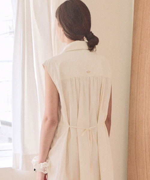 SLOWLOLLI(スローローリ)の「Pintuck string sleeveless dress_2 Colors(ワンピース・レディース・カーキ/アイボリー・FREE)」の6枚目の写真