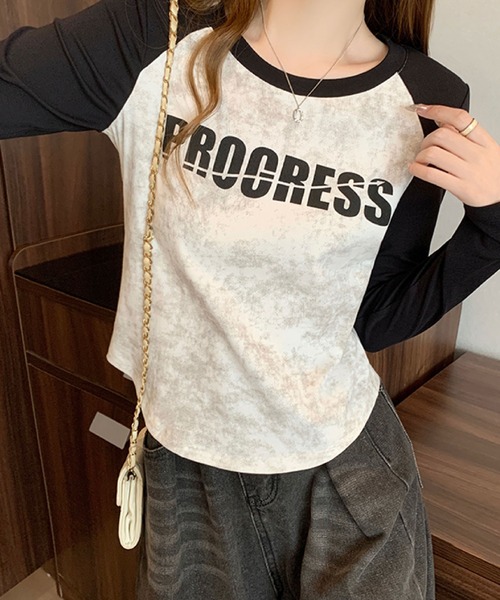 2ly2(トゥーリートゥー)の「ロゴプリント ラグランTシャツ(Tシャツ/カットソー・レディース・グレー/ベージュ/カーキ・FREE)」の14枚目の写真