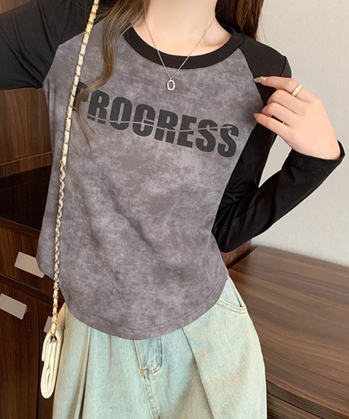 2ly2(トゥーリートゥー)の「ロゴプリント ラグランTシャツ(Tシャツ/カットソー・レディース・グレー/ベージュ/カーキ・FREE)」の6枚目の写真