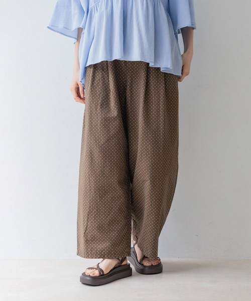 studio CLIP（スタディオクリップ）の「【イージーケア・接触冷感】アソートドットワイドパンツ[プチ・プラスサイズあり]（その他パンツ・レディース・ホワイト系その他/ブラウン系その他/グレー系その他/ブラック系その他・ﾌﾘｰ(L)/PF/MEDIUM/LARGE）」の4枚目の写真