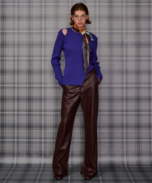 MAISON SPECIAL(メゾンスペシャル)の「Straight Vegan Leather Pants/ストレートヴィーガンレザーパンツ(その他パンツ・レディース・ボルドー/ブラック/カーキ・38/36/34)」の11枚目の写真