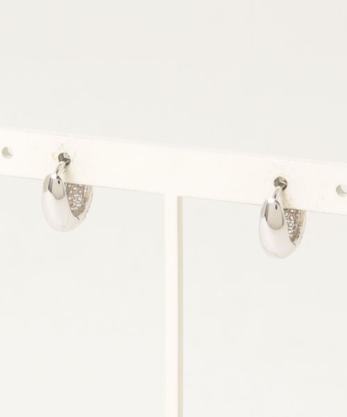 TOM WOOD（トムウッド）の「【TOM WOOD / トムウッド】Ice Huggies Pave / パヴェ フープ ピアス シルバー（ピアス（両耳用）・レディース・シルバー・FREE）」の7枚目の写真