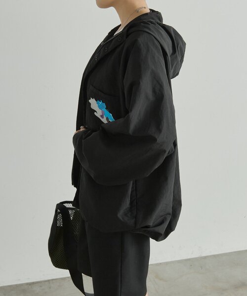 ear PAPILLONNER（イアパピヨネ）の「【Takuro Matsui×ear】コラボウインドブレーカー（ブルゾン・レディース・ブラック/ベージュ・FREE）」の16枚目の写真