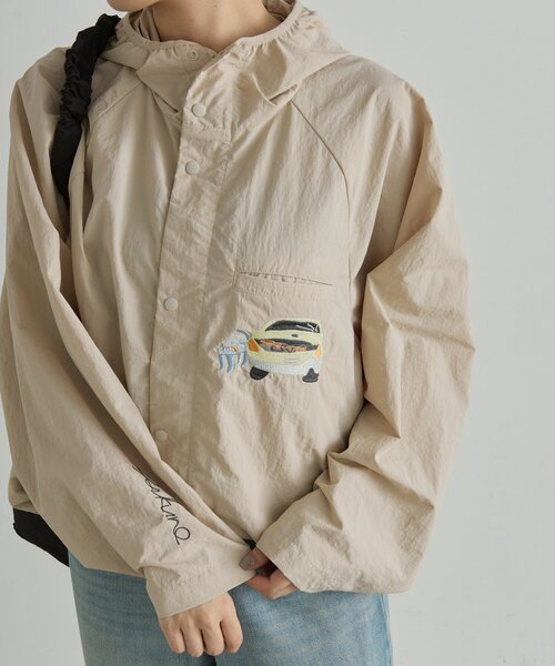 ear PAPILLONNER（イアパピヨネ）の「【Takuro Matsui×ear】コラボウインドブレーカー（ブルゾン・レディース・ブラック/ベージュ・FREE）」の8枚目の写真