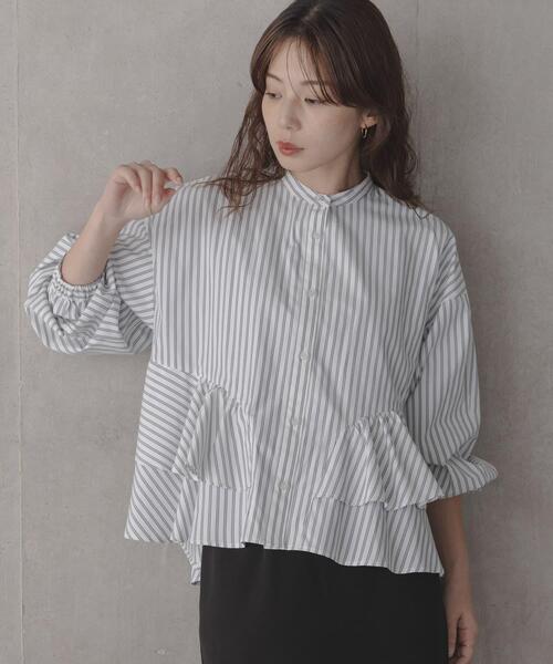 URBAN RESEARCH Sonny Label（アーバンリサーチサニーレーベル）の「『WEB限定』バンドカラーフリルストライプシャツ（シャツ/ブラウス・レディース・ホワイト系その他/ブラウン系その他/ブルー系その他・FREE）」の4枚目の写真