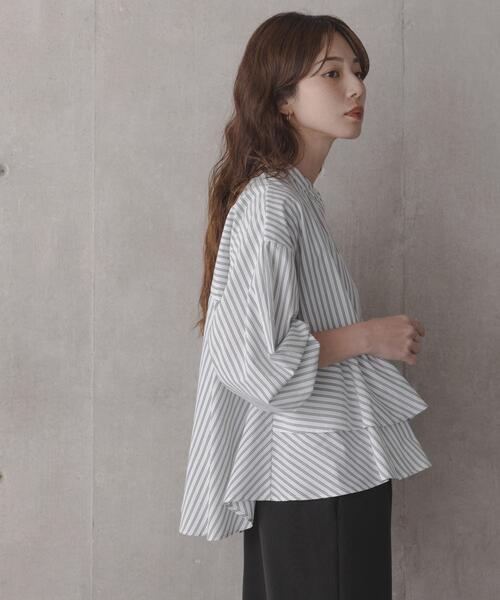 URBAN RESEARCH Sonny Label（アーバンリサーチサニーレーベル）の「『WEB限定』バンドカラーフリルストライプシャツ（シャツ/ブラウス・レディース・ホワイト系その他/ブラウン系その他/ブルー系その他・FREE）」の7枚目の写真