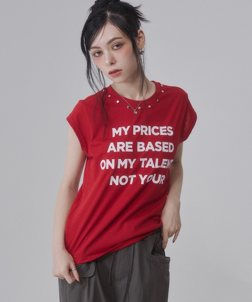 ENVYM(アンビー)の「スタッズ付き フロントロゴプリントルーズTシャツ(Tシャツ/カットソー・レディース・カーキ/レッド/ベージュ/グレー・FREE)」の8枚目の写真