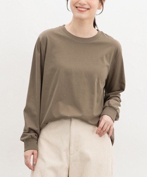 Honeys(ハニーズ)の「こだわり綿長袖Tシャツ(Tシャツ/カットソー・レディース・カーキ/グレイッシュブルー/ピンク/モカ/ブラック/オフホワイト/グレイッシュベージュ・L/M/S/LL)」の5枚目の写真