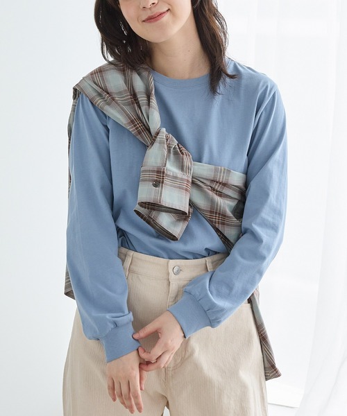 Honeys(ハニーズ)の「こだわり綿長袖Tシャツ(Tシャツ/カットソー・レディース・カーキ/グレイッシュブルー/ピンク/モカ/ブラック/オフホワイト/グレイッシュベージュ・L/M/S/LL)」の6枚目の写真