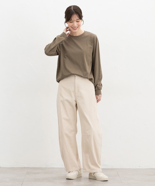 Honeys(ハニーズ)の「こだわり綿長袖Tシャツ(Tシャツ/カットソー・レディース・カーキ/グレイッシュブルー/ピンク/モカ/ブラック/オフホワイト/グレイッシュベージュ・L/M/S/LL)」の15枚目の写真
