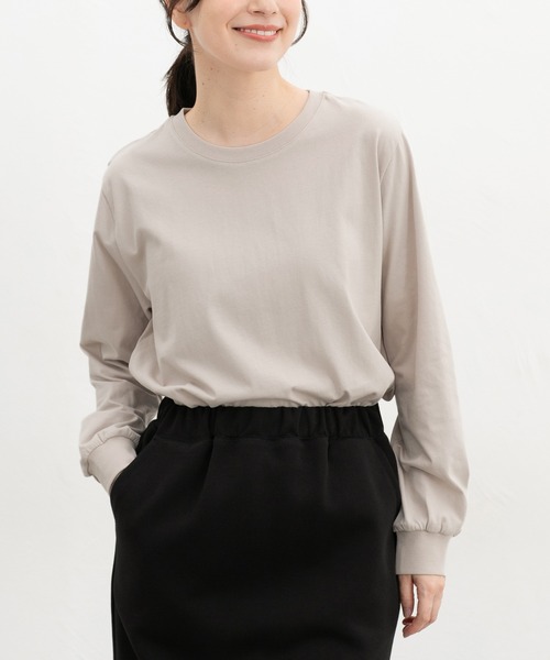 Honeys(ハニーズ)の「こだわり綿長袖Tシャツ(Tシャツ/カットソー・レディース・カーキ/グレイッシュブルー/ピンク/モカ/ブラック/オフホワイト/グレイッシュベージュ・L/M/S/LL)」の18枚目の写真