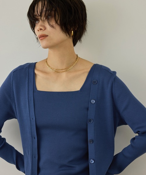 SALON adam et rope'(サロン アダム エ ロペ)の「シルクリブタンクトップ/ アンサンブル対応(タンクトップ・レディース・ブラック/ブルー/キャメル・FREE)」の7枚目の写真