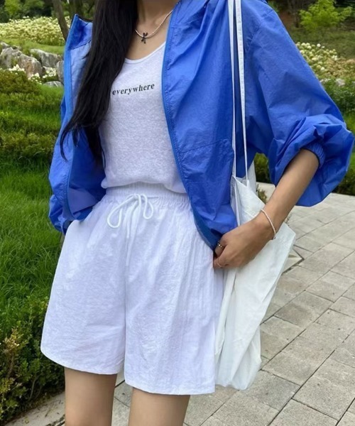 FLINEA(フリネア)の「フード付きドローストリング薄手ジャケット(ブルゾン・レディース・ホワイト/ブラック/グレー/オレンジ/ブルー・FREE)」の12枚目の写真
