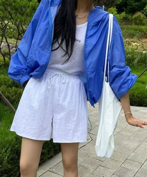 FLINEA(フリネア)の「フード付きドローストリング薄手ジャケット(ブルゾン・レディース・ホワイト/ブラック/グレー/オレンジ/ブルー・FREE)」の13枚目の写真