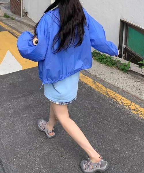 FLINEA(フリネア)の「フード付きドローストリング薄手ジャケット(ブルゾン・レディース・ホワイト/ブラック/グレー/オレンジ/ブルー・FREE)」の6枚目の写真