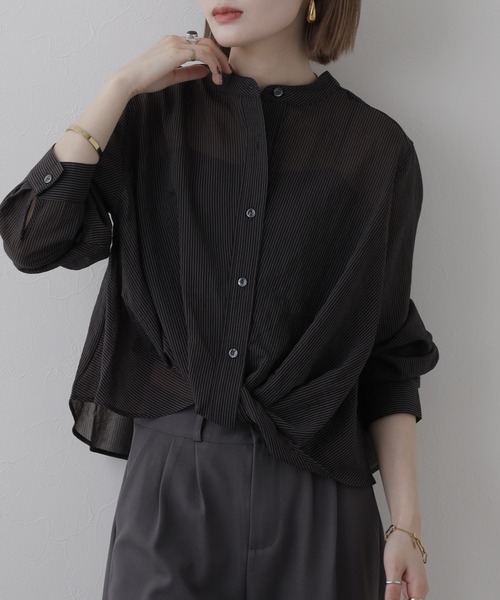 hunch(ハンチ)の「hunch フロントデザインブラウス 長袖(シャツ/ブラウス・レディース・チャコール/ライトベージュ/ブラウン・FREE)」の2枚目の写真
