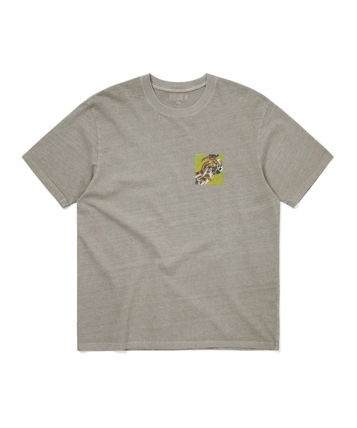 thisisneverthat(ディスイズネバーザット)の「Resonance Tee(Tシャツ/カットソー・メンズ・モスグリーン/グレイッシュベージュ/ホワイト/チャコール・L/M/S/XL)」の4枚目の写真