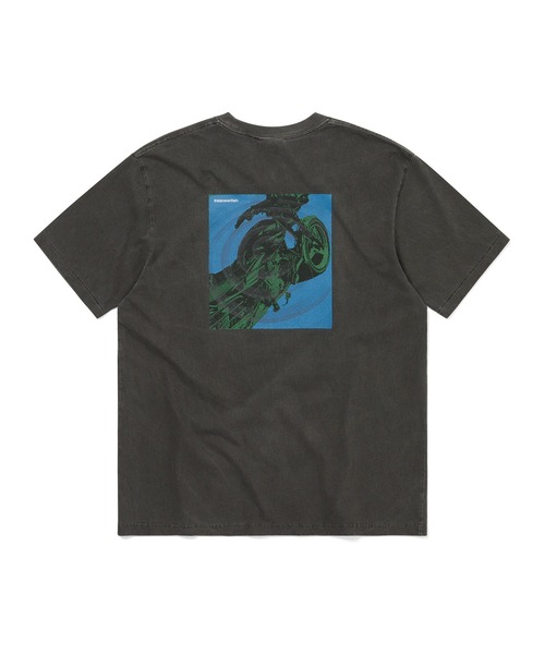 thisisneverthat(ディスイズネバーザット)の「Resonance Tee(Tシャツ/カットソー・メンズ・モスグリーン/グレイッシュベージュ/ホワイト/チャコール・L/M/S/XL)」の5枚目の写真