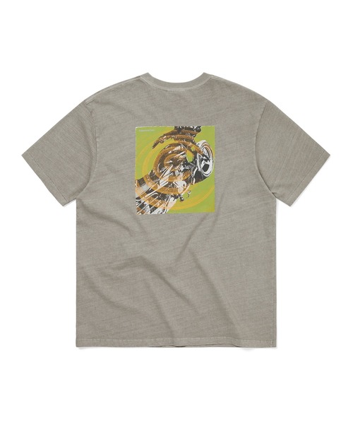 thisisneverthat(ディスイズネバーザット)の「Resonance Tee(Tシャツ/カットソー・メンズ・モスグリーン/グレイッシュベージュ/ホワイト/チャコール・L/M/S/XL)」の7枚目の写真