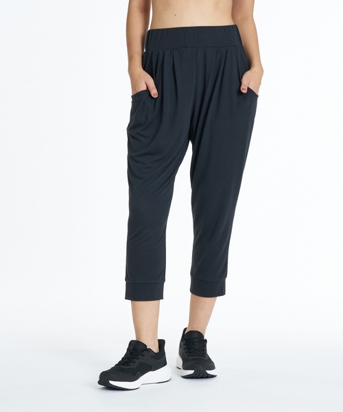 ROXY（ロキシー）の「ROXY FITNESS FEEL FREE LOOSE PANTS ドレープパンツ /速乾 【2026年秋冬モデル】/ロキシーウエストゴムドレープパンツ（その他パンツ・レディース・ブラック/ブルー/マルチ・SMALL/MEDIUM/LARGE）」の9枚目の写真