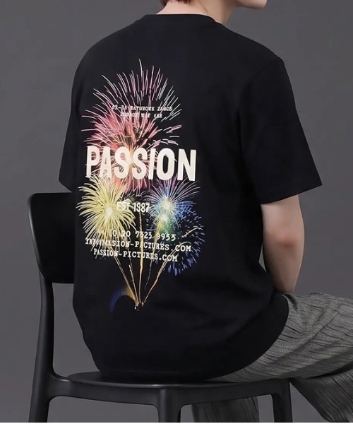 revertical(リバーティカル)の「PASSION ロゴ アートグラフィック バックプリント 半袖Tシャツ(Tシャツ/カットソー・メンズ・ホワイト/ブラック・MEDIUM/LARGE)」の2枚目の写真