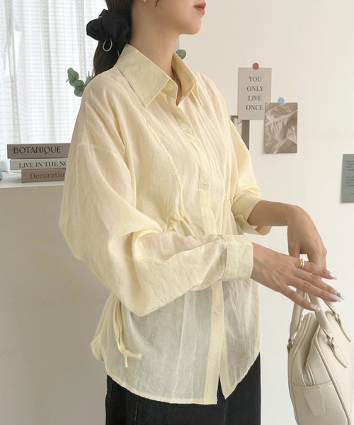 Eclat one(エクラワン)の「【華奢見え/体型カバー】ウエストキュッとメリハリ。サイドドロストシアー長袖シャツ(シャツ/ブラウス・レディース・ホワイト/イエロー/ブルー/ブラウン・FREE)」の16枚目の写真