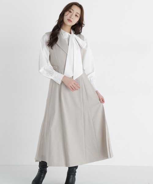 NATURAL BEAUTY BASIC(ナチュラルビューティーベーシック)の「サイドプリーツジャンスカ(ワンピース・レディース・ベージュ/チャコールグレー/ブラウン・MEDIUM/SMALL)」の3枚目の写真