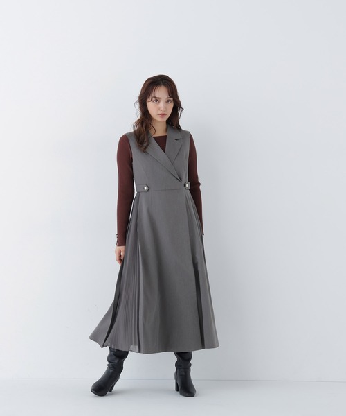 NATURAL BEAUTY BASIC(ナチュラルビューティーベーシック)の「サイドプリーツジャンスカ(ワンピース・レディース・ベージュ/チャコールグレー/ブラウン・MEDIUM/SMALL)」の6枚目の写真