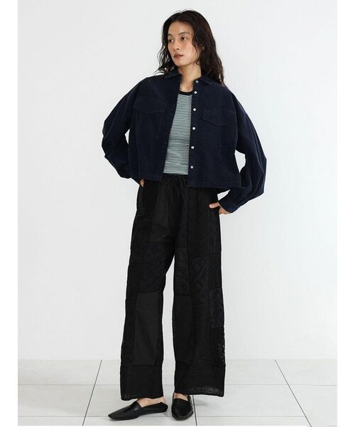 FIKA.(フィーカ)の「Fine corduroy shirt(シャツ/ブラウス・レディース・ネイビー/ダークブラウン・MEDIUM)」の9枚目の写真