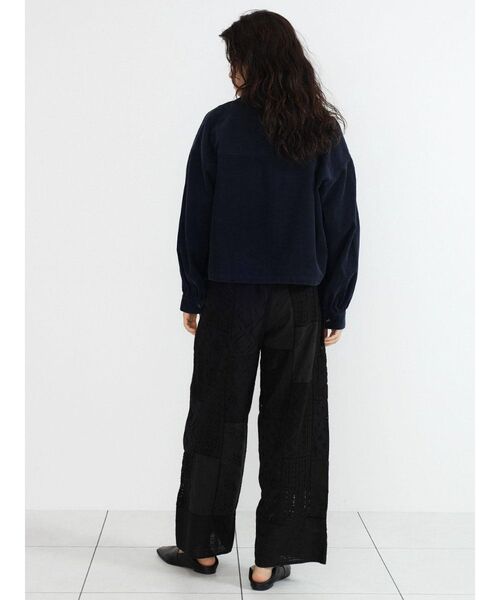 FIKA.(フィーカ)の「Fine corduroy shirt(シャツ/ブラウス・レディース・ネイビー/ダークブラウン・MEDIUM)」の10枚目の写真