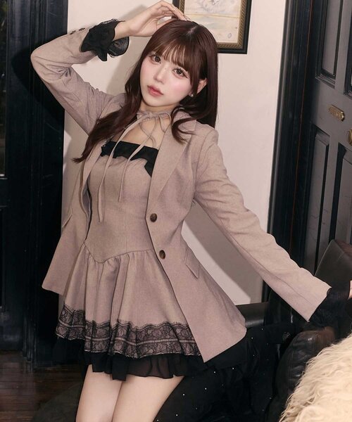 Belle Charme(ベルシャルム)の「【Belle Charme】Lace-up Tailored Jacket(テーラードジャケット・レディース・ブラック/グレー/ベージュ・FREE)」の3枚目の写真