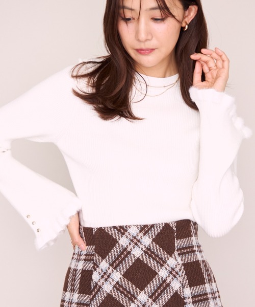 MISCH MASCH(ミッシュマッシュ)の「2026秋冬新作 ファートリミングフレアスリーブハイネックニット(ニット/セーター・レディース・ベージュ/ブラック/ホワイト/レッド・フリ-)」の10枚目の写真
