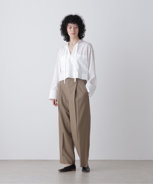 YLEVE(イレーヴ)の「YLEVE / SUPER140's WOOL TROPICAL TROUSERS WOMEN(その他パンツ・レディース・グレー系その他3/ベージュ・0/1)」の2枚目の写真