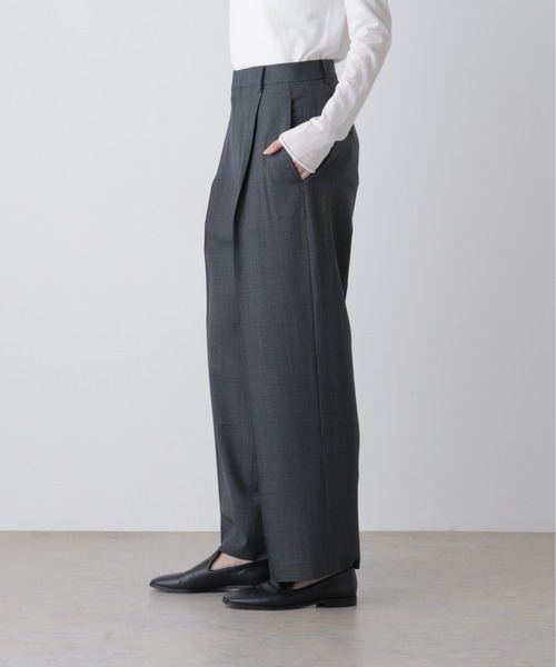 YLEVE(イレーヴ)の「YLEVE / SUPER140's WOOL TROPICAL TROUSERS WOMEN(その他パンツ・レディース・グレー系その他3/ベージュ・0/1)」の4枚目の写真