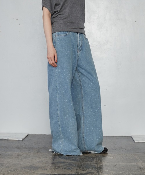 OFROOM(オフルーム)の「【2026秋冬新作】Dot Print Denim Pants|ドットプリントデニムパンツ(デニムパンツ・レディース・ブルー/ライトブルー/ブラウン・LARGE/MEDIUM/SMALL)」の2枚目の写真