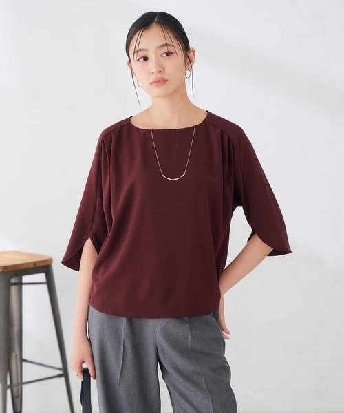 a.v.v(アーヴェヴェ)の「スクエアネック カットソー(Tシャツ/カットソー・レディース・ボルドー/ブラック/グレー系その他・36/40/38)」の1枚目の写真
