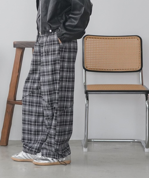 mili an deni(ミリアンデニ)の「ネルチェック素材ワイドカーブパンツ(その他パンツ・レディース・ブラック/ブラウン・M)」の10枚目の写真