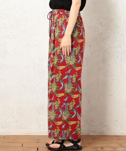 green label relaxing（グリーンレーベルリラクシング）の「[レイン スプーナー]reyn spooner CF BOTA PRT WD パンツ（その他パンツ・レディース・ブラック/レッド・FREE）」の5枚目の写真