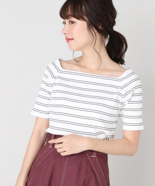 LOWRYS FARM（ローリーズファーム）の「リブスクエア／ＳＳ　784512 （Tシャツ/カットソー・レディース・グレー/オフホワイト/ホワイト×ブラック/レッド/ブラック/ブルー/ブラック系その他/ブルー系その他/オレンジ系その他・LARGE/MEDIUM）」の5枚目の写真